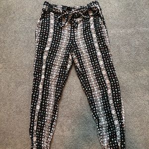 Women’s flow pants